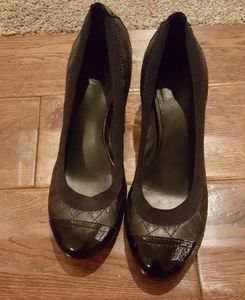 💕SOLD💕 Tory Burch "Carrie Quilted " Pumps